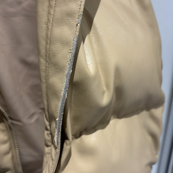 aritzia  Wilfred Free Vista Puffer Vest Vegan Leather - S - Picture 5 of 5